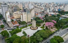 Imagem da vista aérea do Parque Princesa Isabel, localizado no bairro de Campos Elíseos, em São Paulo, para ilustrar matéria sobre os bairros mais caros de SP Título: bairros mais caros de SP