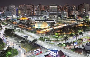 Imagem da vista aérea da cidade de Santo André, em São Paulo, para ilustrar matéria sobre os melhores bairros para morar em Santo André