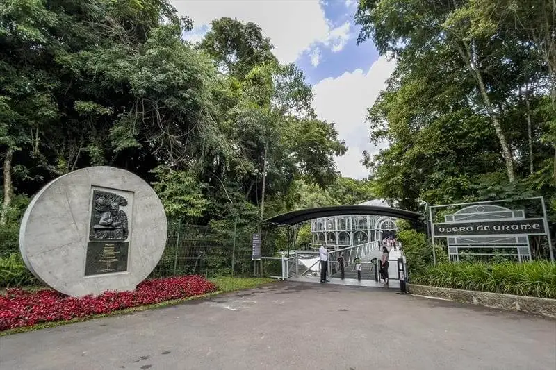 Imagem do parque das pedreiras para ilustrar matéria sobre os melhores parques de Curitiba