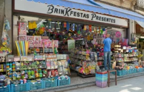 Foto que ilustra matéria sobre mercados populares do Brasil mostra uma das lojas do Saara, no Rio de Janeiro (Foto: Getty Images)