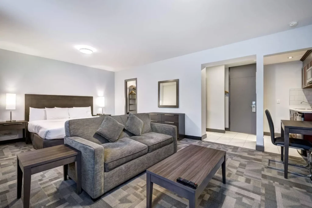 Imagem de um quarto de hotel para ilustrar matéria sobre o que é apartamento flat
