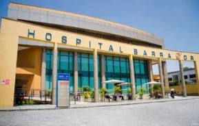 Foto que ilustra matéria sobre os principais hospitais no Rio de Janeiro mostra a fachada do Hospital Barra D'Or (Foto: Divulgação)