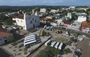 Imagem aérea de Viamão, em Porto Alegre, com vista para a capela e casas para ilustrar matéria sobre os bairros de Viamão